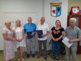  Umowa na przebudowę boisk przy SP w&nbsp;Osinie podpisana