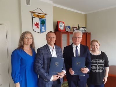 Podpisanie umowy na wykonanie przebudowy drogi w miejscowości Węgorzyce